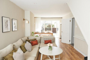 Ser Ar Y Bryn- Lovely family home with garden, walk to the village and beach